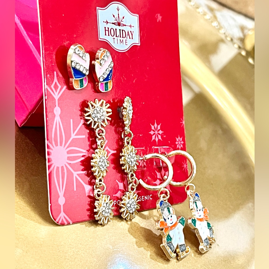 Holiday Time Festive Snowman And Snowflake Earring Set